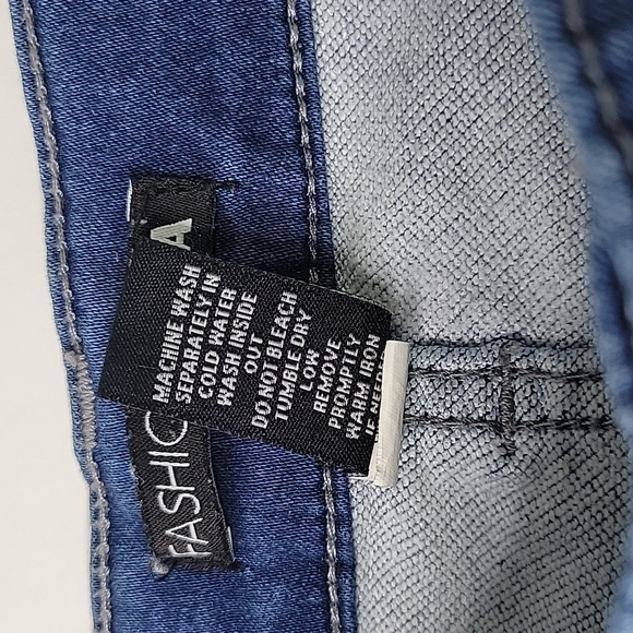 Fashion Nova Distressed Jeggings SZ 7 - Picture 10 of 16